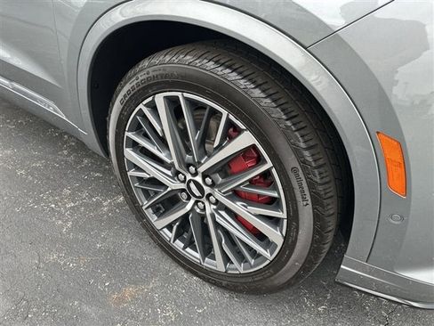 Used 2023 Cadillac XT6 Sport w/ Technology Package image 10