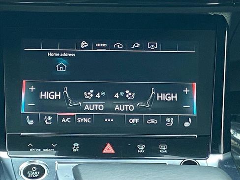 Used 2023 Audi e-tron Premium Plus w/ Premium Plus Package image 9