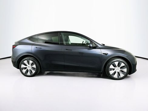 Used 2024 Tesla Model Y Long Range image 10