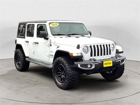 Used 2018 Jeep Wrangler Unlimited Sahara image 7