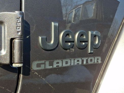 Certified 2022 Jeep Gladiator Sport image 30