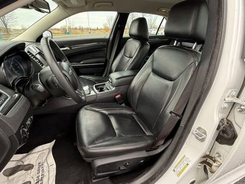 Used 2022 Chrysler 300 Touring L RWD image 16