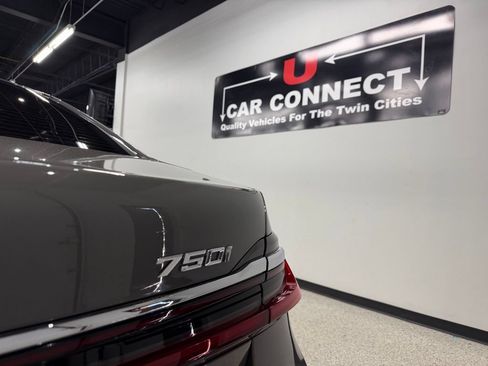 Used 2020 BMW 750i xDrive w/ Luxury Rear Seating Package AWD/4WD image 27
