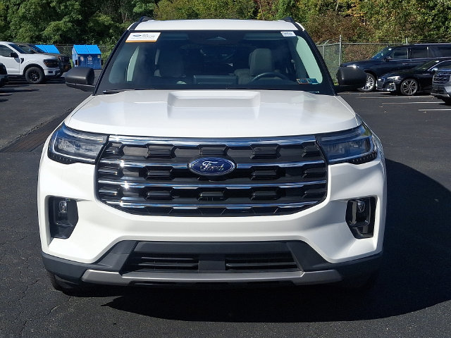 Used 2025 Ford Explorer Active w/ Active Comfort Package AWD/4WD image 3