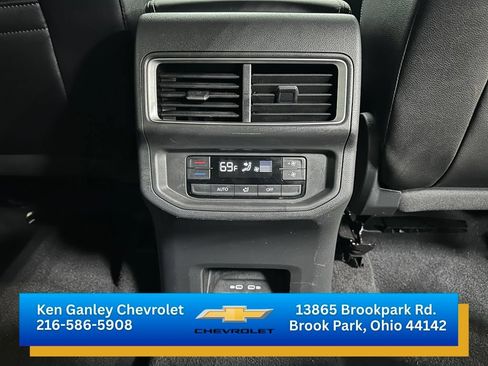 Used 2024 Volkswagen Atlas SE FWD image 23
