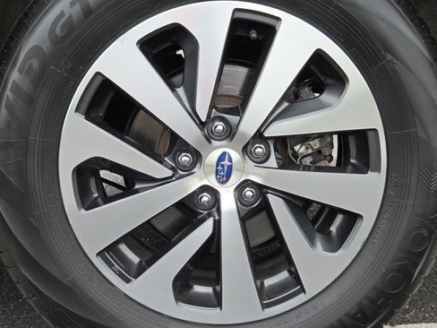 Used 2024 Subaru Outback Premium AWD/4WD image 13