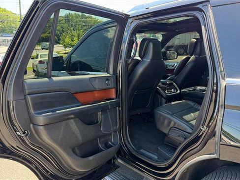 Used 2020 Lincoln Navigator Reserve AWD/4WD image 42