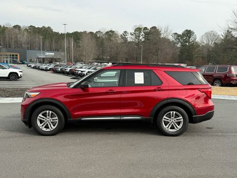 Used 2020 Ford Explorer XLT w/ Equipment Group 202A image 3