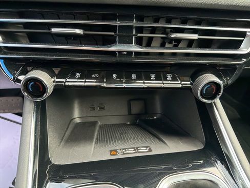 New 2026 Chevrolet Traverse LT w/ Enhanced Driving Package FWD image 31