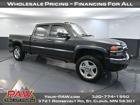 Used 2004 GMC Sierra 2500 SLT w/ Heavy-Duty Power Package image 1
