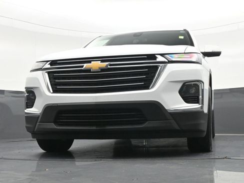 Used 2023 Chevrolet Traverse LT FWD image 29