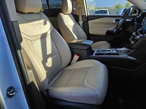 Used 2023 Ford Explorer Platinum w/ Technology Package AWD/4WD image 34