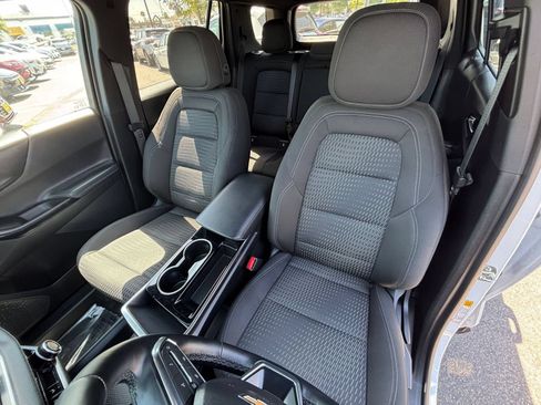 Used 2025 Chevrolet Equinox LT FWD image 36