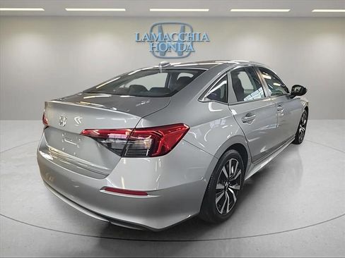 Used 2023 Honda Civic EX image 3