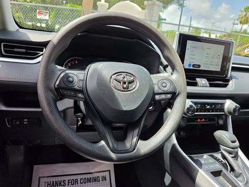 Used 2025 Toyota RAV4 XLE FWD image 25