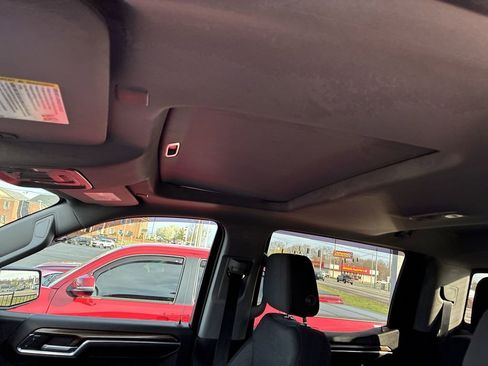 Used 2022 Chevrolet Silverado 1500 LT Trail Boss w/ Convenience Package II image 18