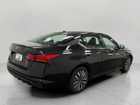 Certified 2025 Nissan Altima 2.5 SV FWD image 3