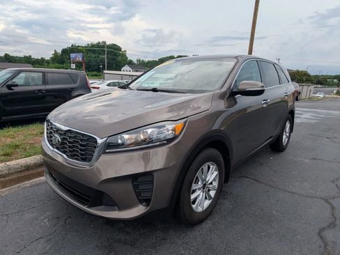 Used 2019 Kia Sorento FWD image 3
