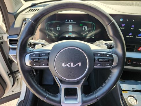 Used 2023 Kia Sportage EX AWD/4WD image 9