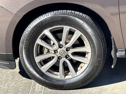 Used 2015 Nissan Pathfinder SL w/ SL Tech Package image 12