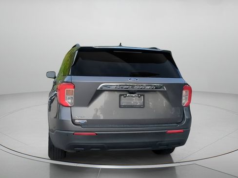 Certified 2021 Ford Explorer XLT RWD image 23