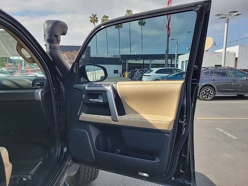 Used 2016 Toyota 4Runner SR5 image 14