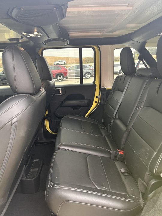 Used 2023 Jeep Wrangler Unlimited Sahara w/ Cold Weather Group AWD/4WD image 14
