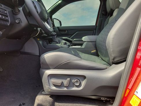 Used 2025 Toyota 4Runner TRD Off-Road Premium image 18