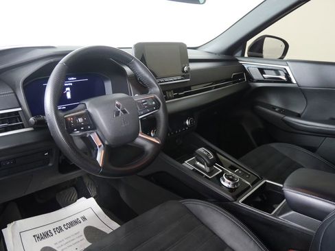 Used 2023 Mitsubishi Outlander SE Black Edition AWD/4WD image 12