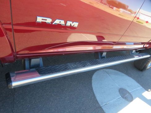 Used 2019 RAM 2500 Laramie AWD/4WD image 18