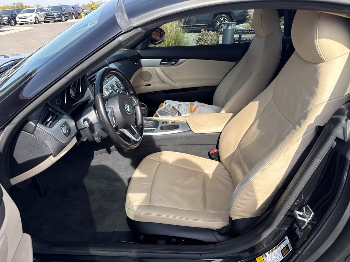 Used 2011 BMW Z4 sDrive30i RWD image 6