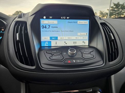 Used 2016 Ford Escape SE w/ Equipment Group 201A FWD image 11