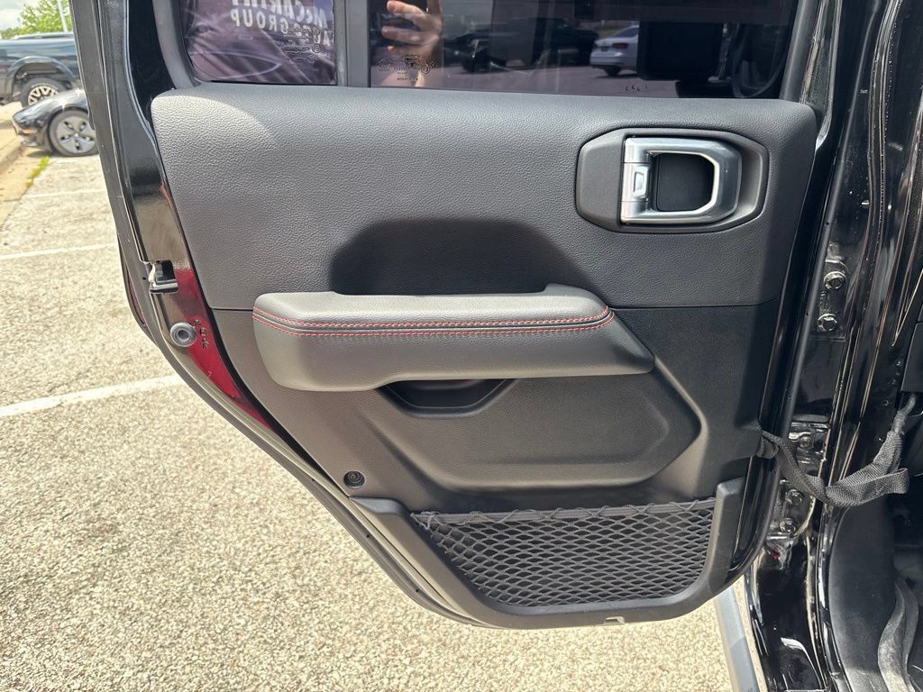 Used 2021 Jeep Gladiator Rubicon AWD/4WD image 37