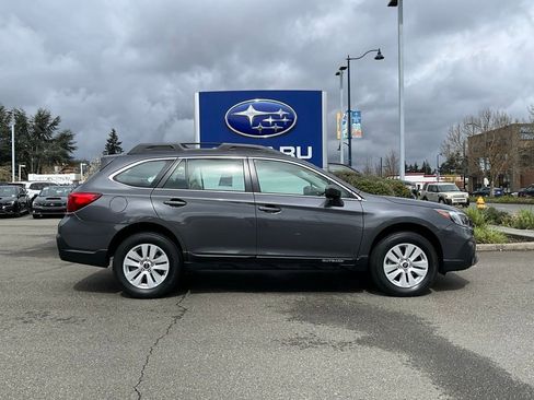 Used 2019 Subaru Outback 2.5i image 9