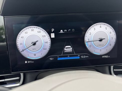 Used 2025 Hyundai Elantra SEL FWD image 37