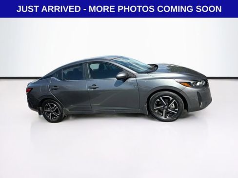 Used 2025 Nissan Sentra SV FWD image 8