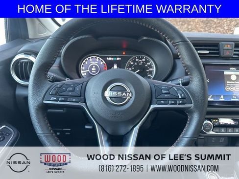 New 2025 Nissan Versa SR w/ Trunk Package image 13