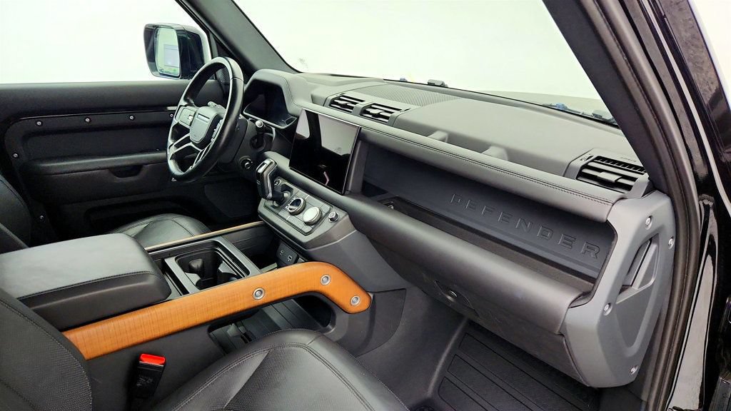 Used 2023 Land Rover Defender 110 X AWD/4WD image 29