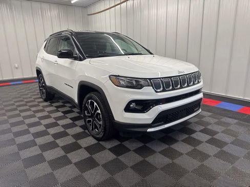 Used 2022 Jeep Compass Limited AWD/4WD image 2