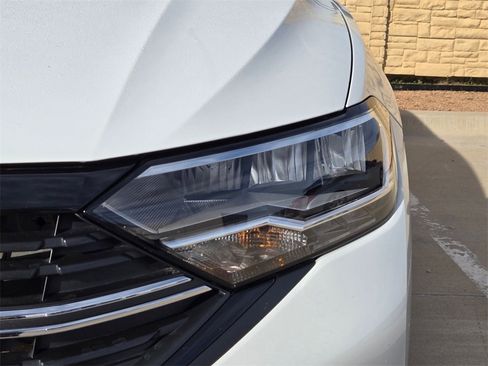 Used 2022 Volkswagen Jetta Sport image 16