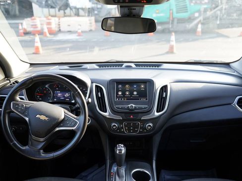 Used 2021 Chevrolet Equinox LT FWD image 18