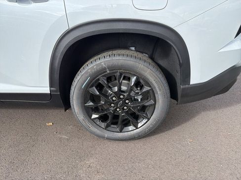 New 2026 Chevrolet Traverse LT image 12