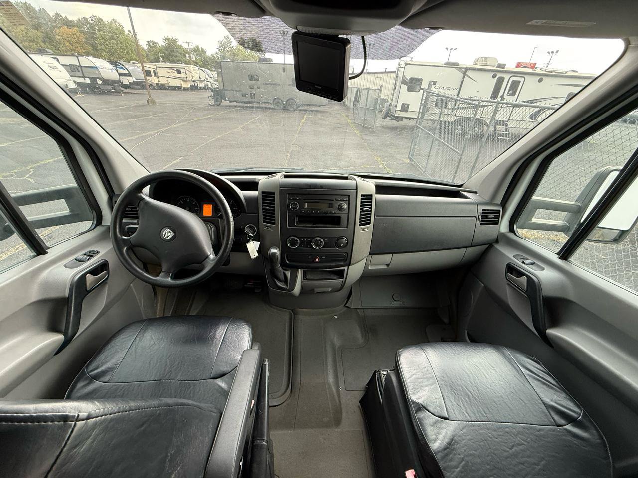 Used 2008 Dodge Sprinter 3500 RWD image 11