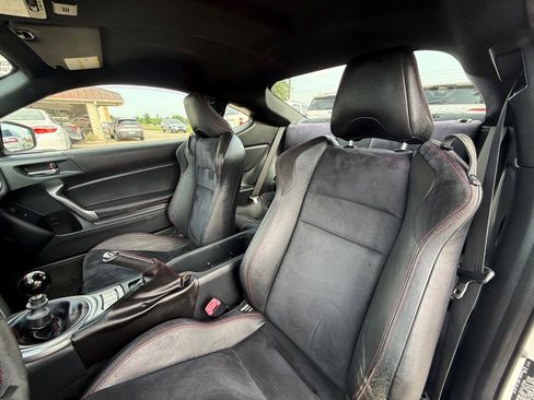 Used 2015 Subaru BRZ Limited w/ Popular Package #2B RWD image 14