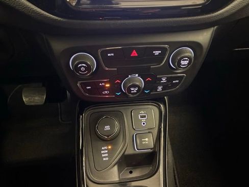 Used 2019 Jeep Compass Limited AWD/4WD image 12