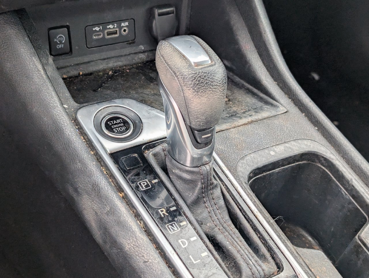 Used 2024 Nissan Sentra SV FWD image 22
