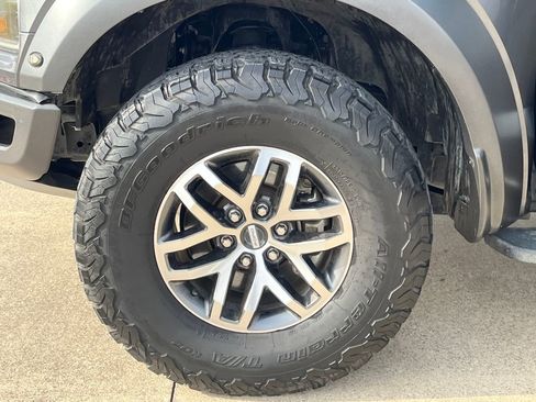 Used 2018 Ford F150 Raptor w/ Equipment Group 802A Luxury image 32