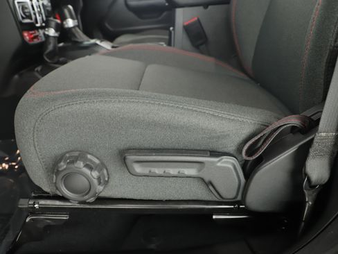 Certified 2024 Jeep Gladiator Rubicon w/ Safety Group image 9