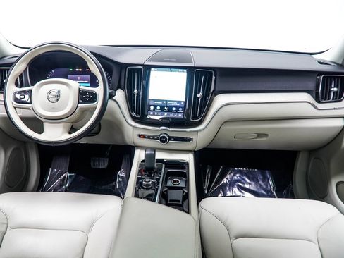 Used 2023 Volvo XC60 B5 Plus w/ Protection Package Premier FWD image 5