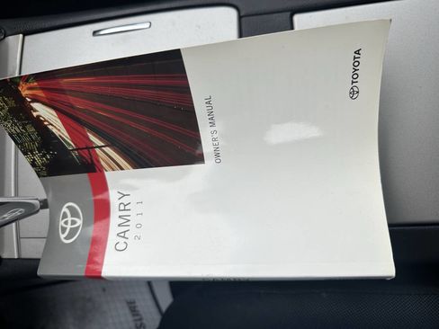 Used 2011 Toyota Camry SE image 21